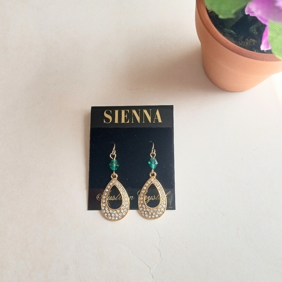 sienna Jewelry - Sienna Austrian Crystal elegant Vintage Gold Tone Pave Earrings